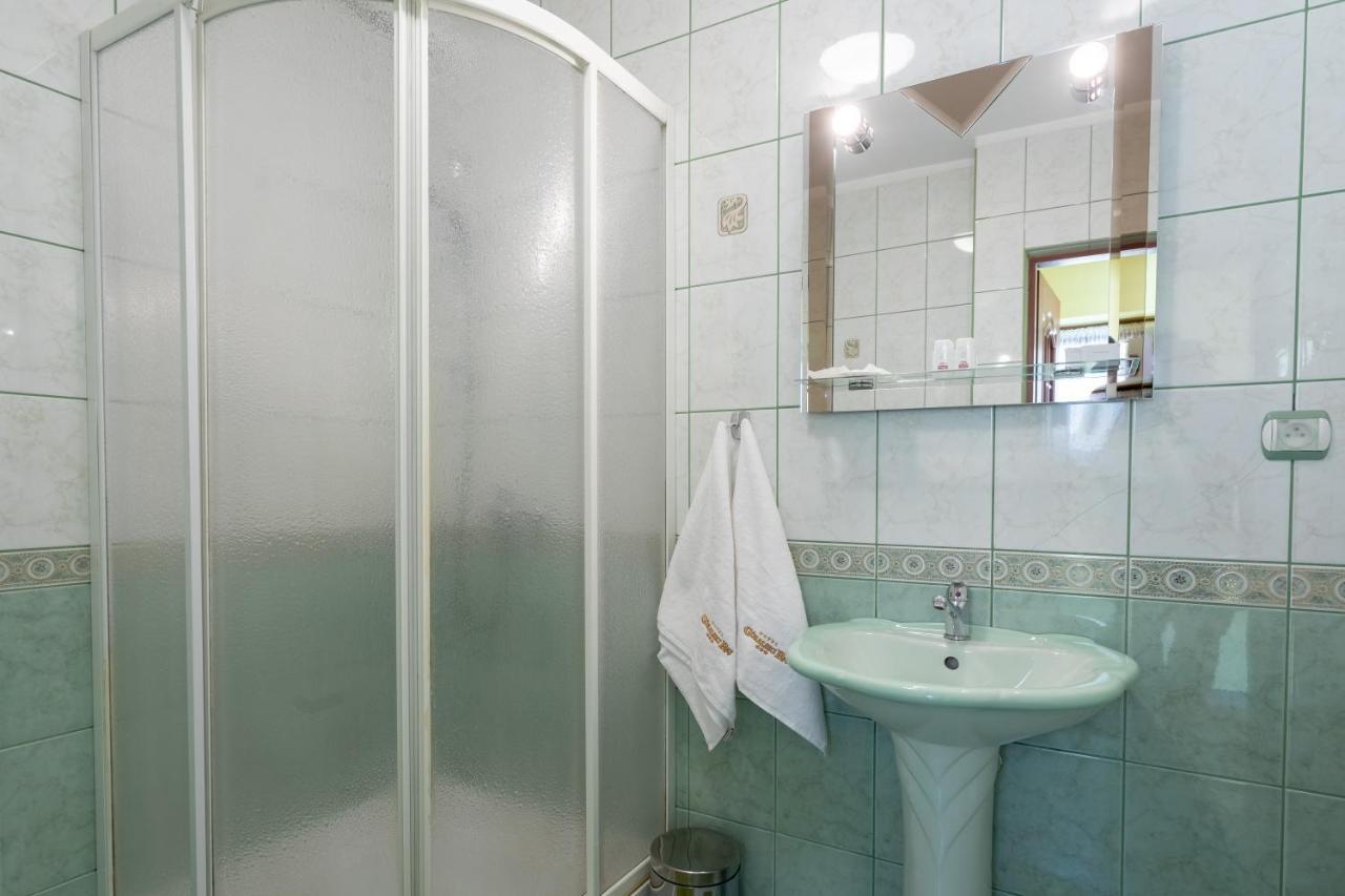 Hotel Goralski Raj Новы-Тарг Экстерьер фото